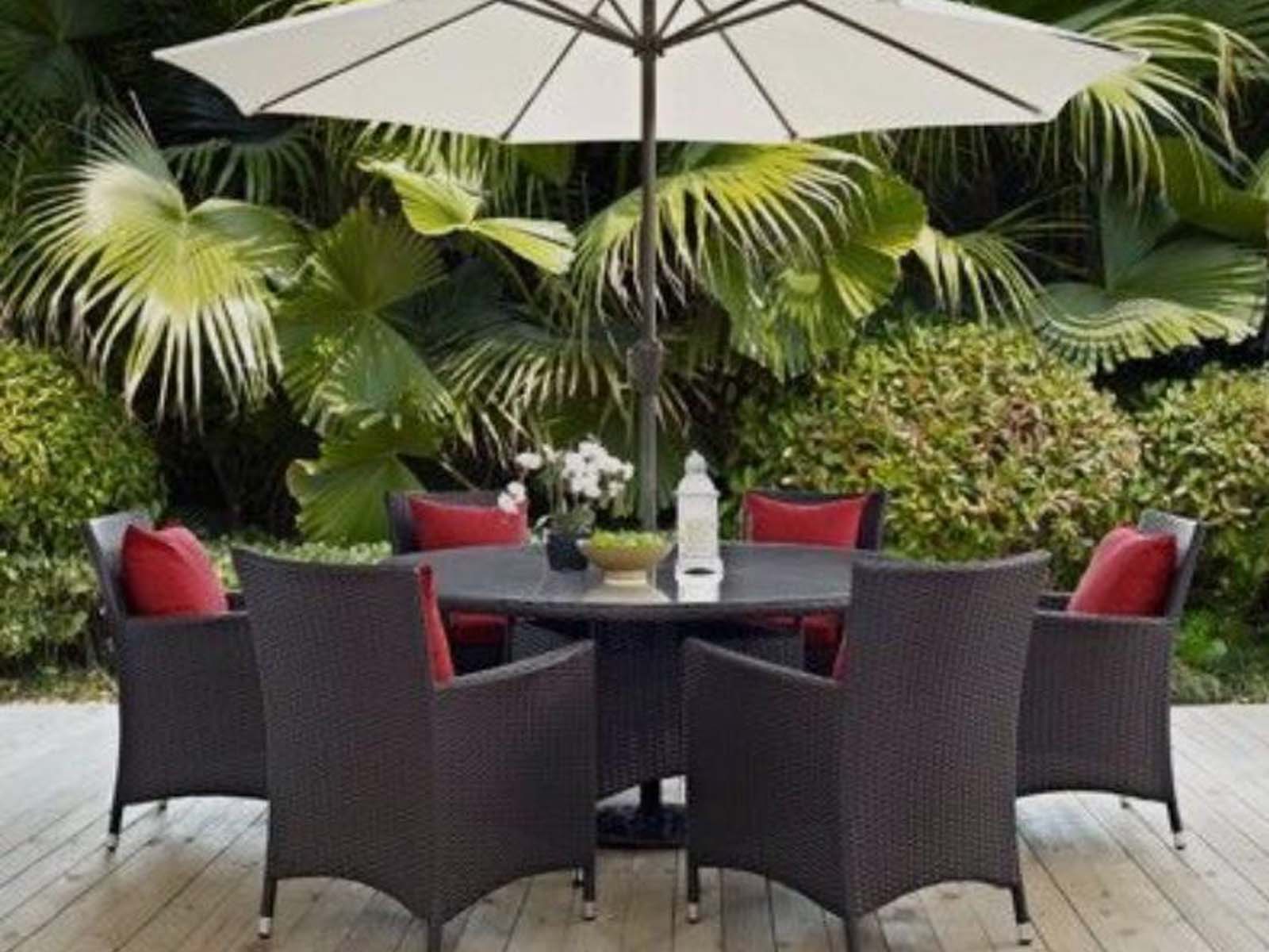 outdoor-umbrella