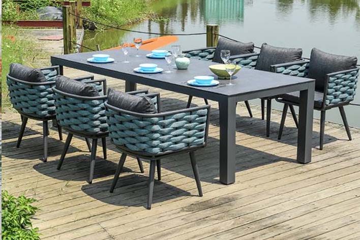 Outdoor-dining-set